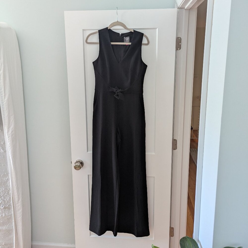 Vince Camuto Tie Waist Crepe Jumpsuit - Size 6 - Black